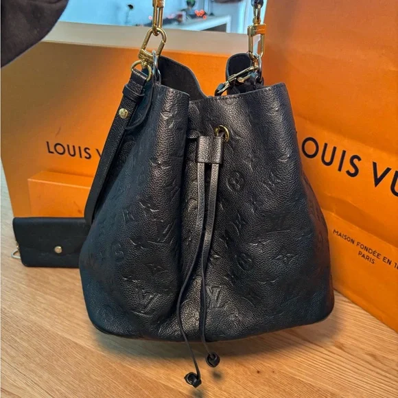 Louis Vuitton Black Embossed Shoulder Bag - Picture 5 of 11